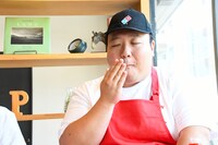 おいしさに思わずこの表情。