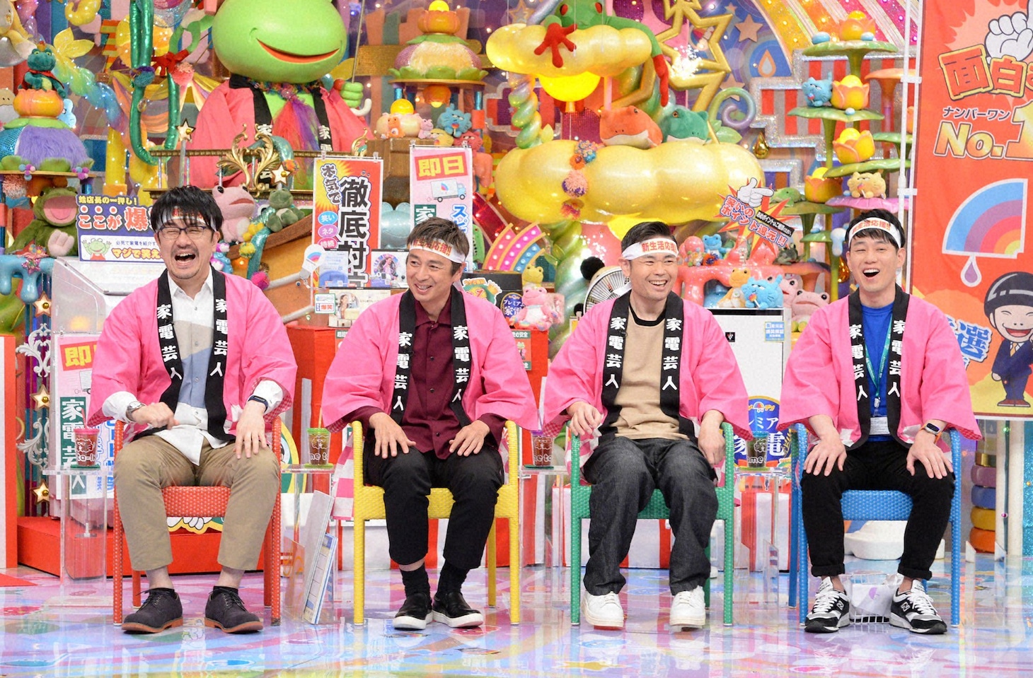 「アメトーーク！」の「バック・トゥ・ザ家電芸人～これで僕らはハシャいでいた～」に出演する（左から）土田晃之、チュートリアル徳井、品川庄司・品川、かじがや卓哉。(c)テレビ朝日