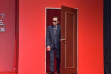 イベントに登場するタモリ。