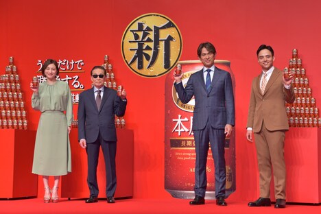 左から、広末涼子、タモリ、江口洋介、満島真之介。