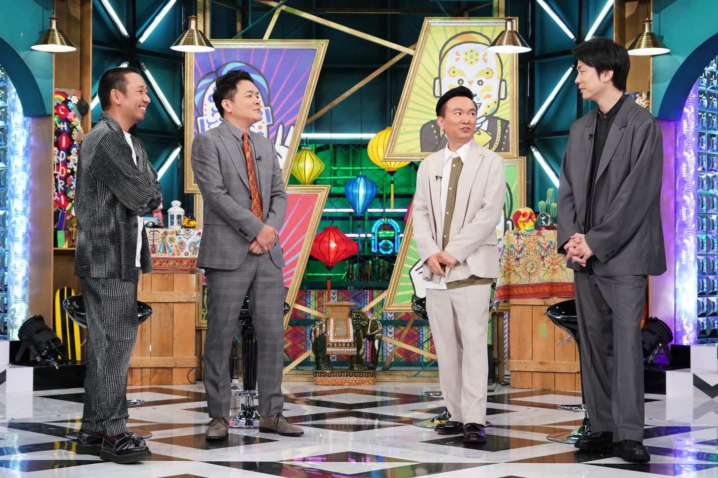 左から千鳥、かまいたち。(c)日本テレビ