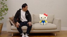 動画「【ナイツ塙さん登場！】ふたご漫才を添削！【ハローキティ/HELLO KITTY】」のワンシーン。