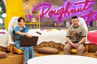 鷲見玲奈とケンドーコバヤシ。(c)CBC