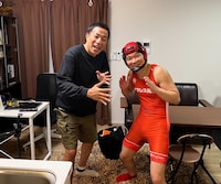 左からナイツ塙、アマレス太郎。