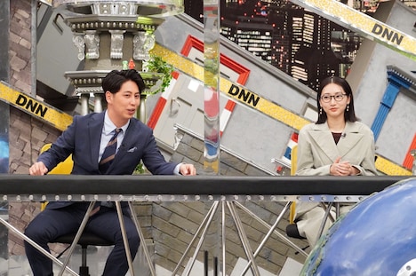 ニューヨーク屋敷と武田玲奈。(c)フジテレビ