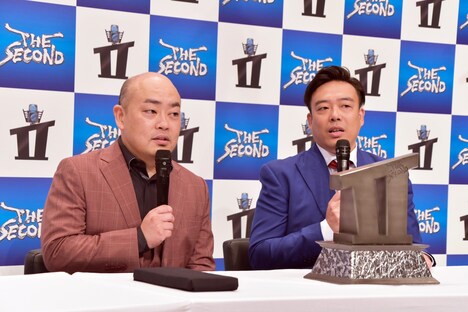「THE SECOND」優勝記者会見に出席したギャロップ。