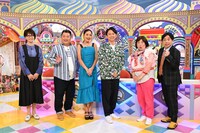 左から、野村真季アナ、ブラックマヨネーズ小杉、みちょぱ、有吉弘行、森三中・黒沢、霜降り明星せいや。(c)テレビ朝日
