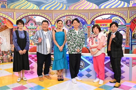 左から、野村真季アナ、ブラックマヨネーズ小杉、みちょぱ、有吉弘行、森三中・黒沢、霜降り明星せいや。(c)テレビ朝日