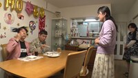 タカエビを味わうダチョウ倶楽部。