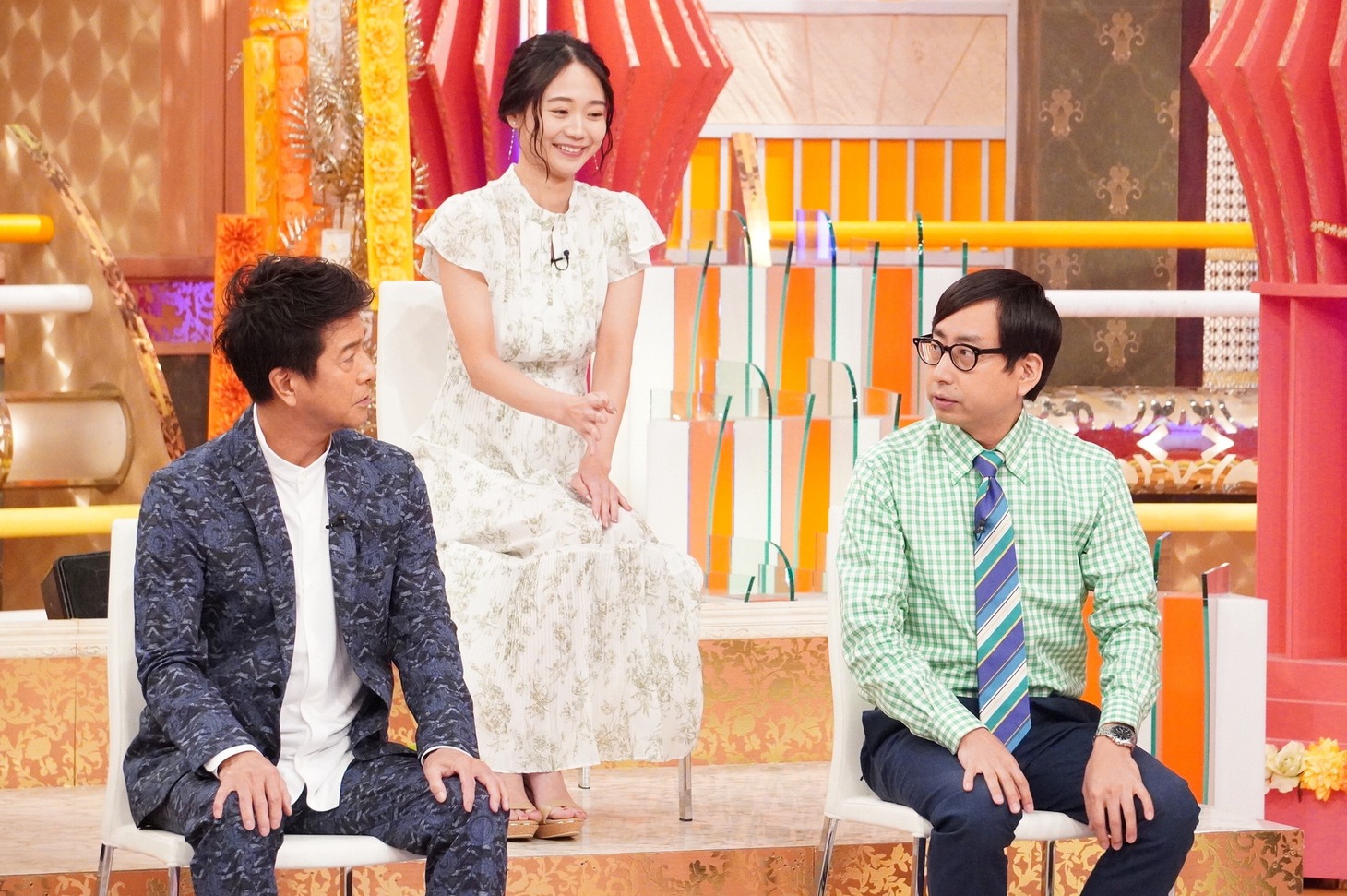 左から、風間トオル、緑川静香、おいでやす小田。(c)フジテレビ