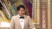 「レジェンドから君へ」でMCを務める平成ノブシコブシ吉村。(c)フジテレビ