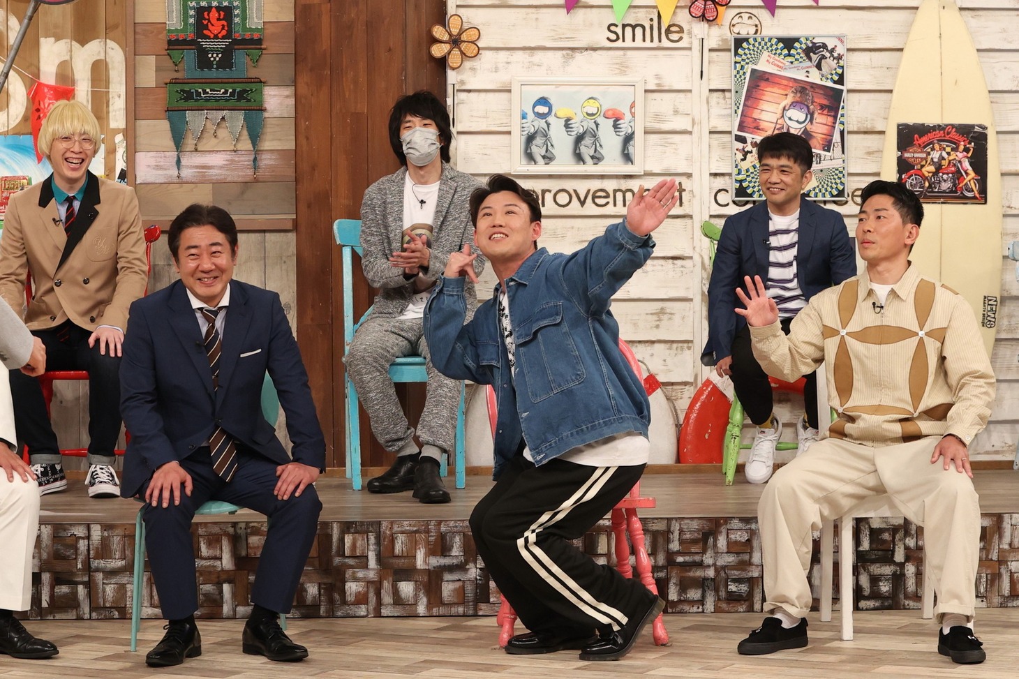 ジャングルポケットおたけ（前列中央）ら。(c)フジテレビ