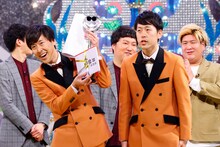 「第58回上方漫才大賞」の奨励賞を受賞した吉田たち。(c)カンテレ