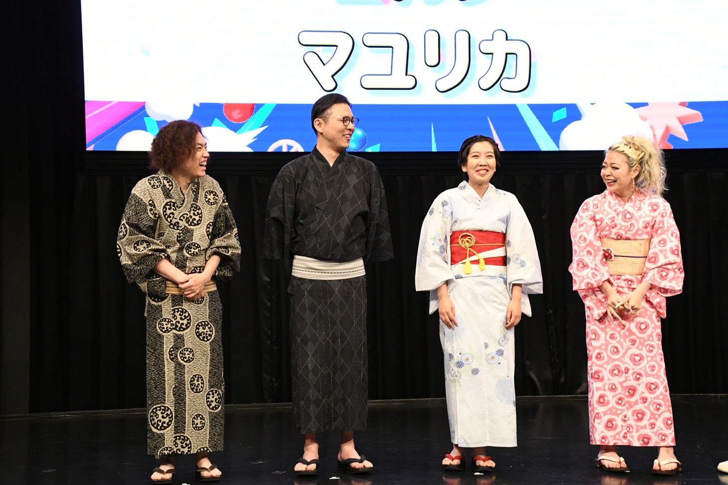 MCのタケトに「連続テレビ小説感がすごい」と言われるガクテンソクとエルフ。