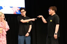 「お前やん」となすりつけ合うマユリカ。