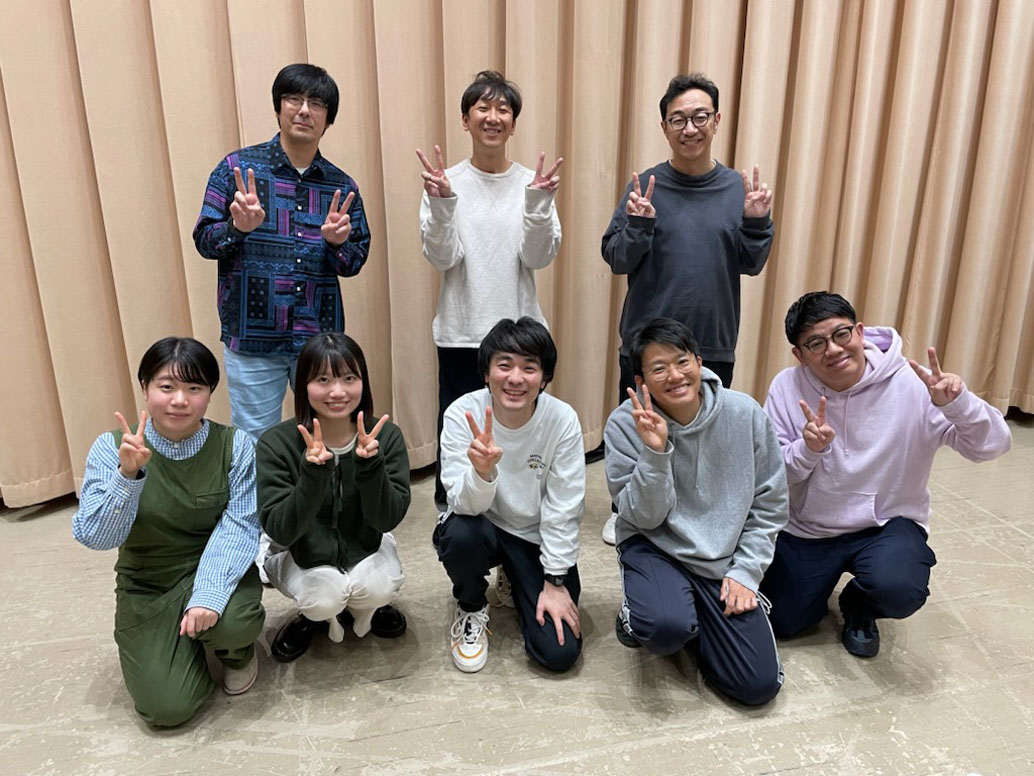 東京03と、ゲストの（前列左から）忽那文香、中島百依子、蓮見翔、ミキ。