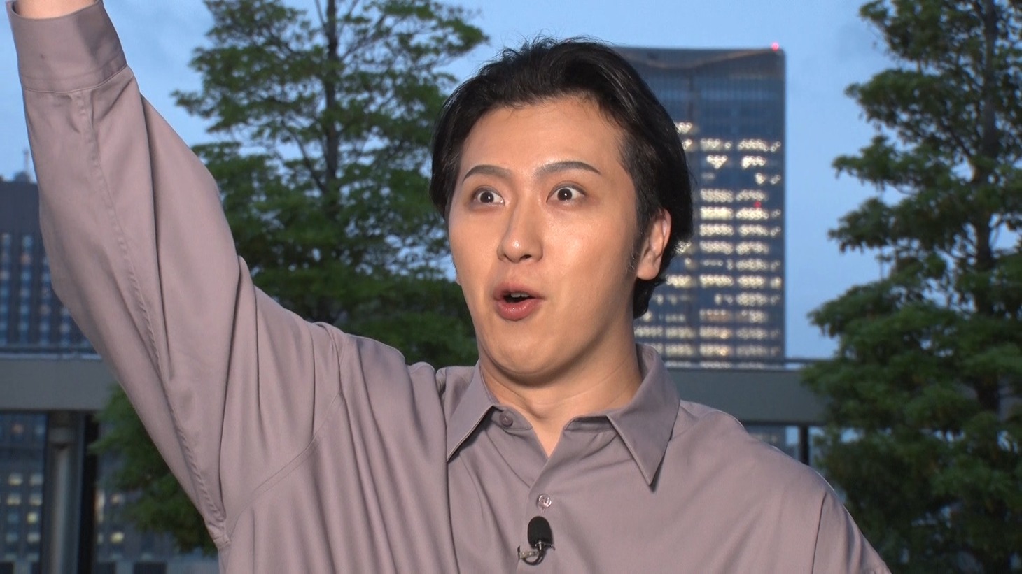 東京銀座で爆買い旅に臨む尾上松也。(c)フジテレビ