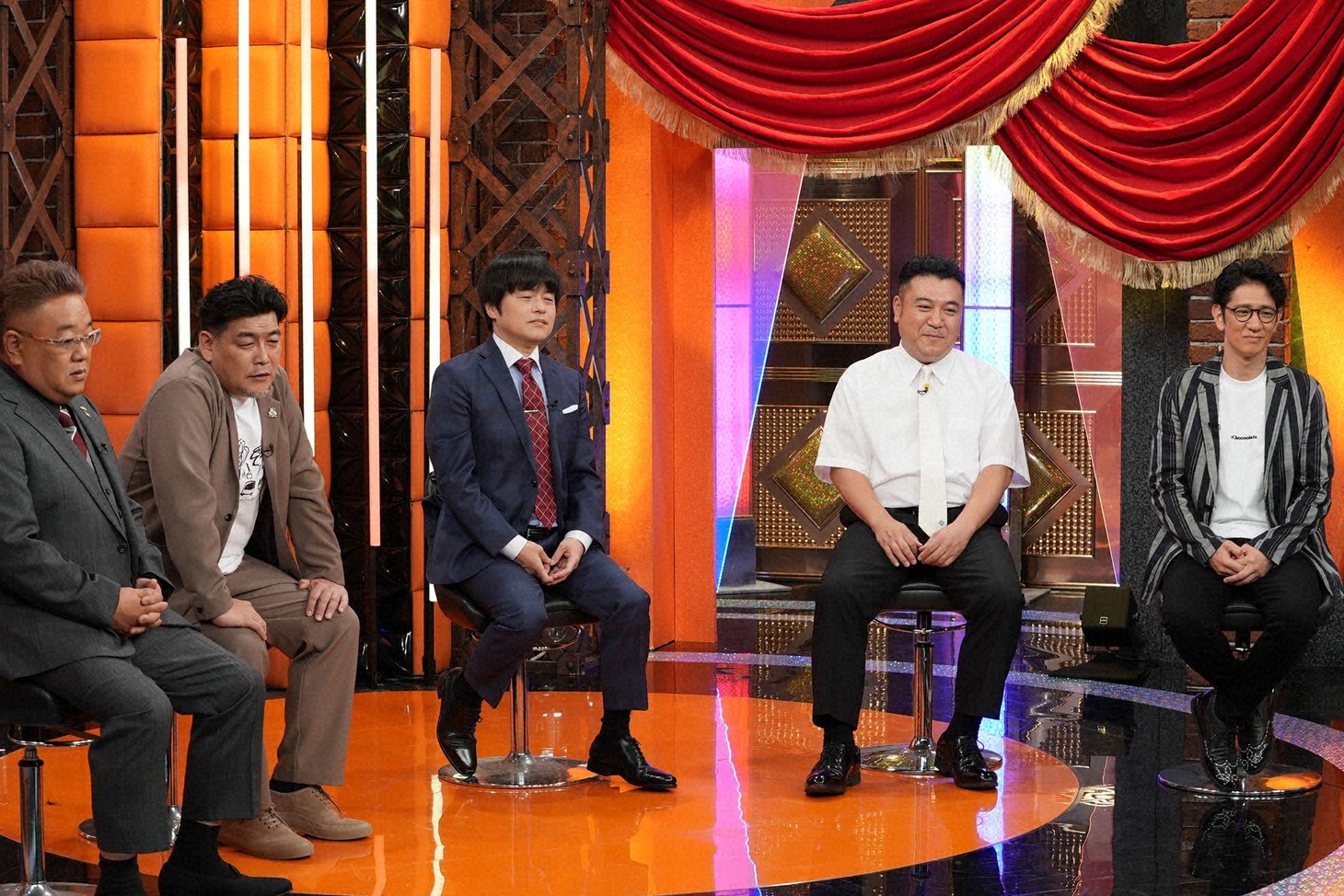 左から、サンドウィッチマン、バカリズム、アンタッチャブル。(c)テレビ朝日