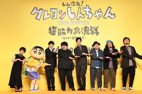 会見に登壇した（左から）小林由美子、野原しんのすけ、空気階段、松坂桃李、サンボマスター。