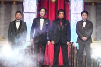 左から田中史朗、東儀秀樹、藤岡弘、 、2丁拳銃・川谷。(c)日本テレビ