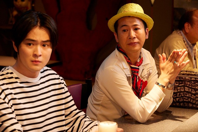 「トラックガール」に出演する（左から）望月歩、コットンきょん（右）。 (c)フジテレビ
