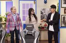 左から、デーブ・スペクター、ギャル曽根、平成ノブシコブシ吉村。(c)ABCテレビ