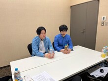 相席スタート山添（右）、ゆにばーす川瀬名人（左）。