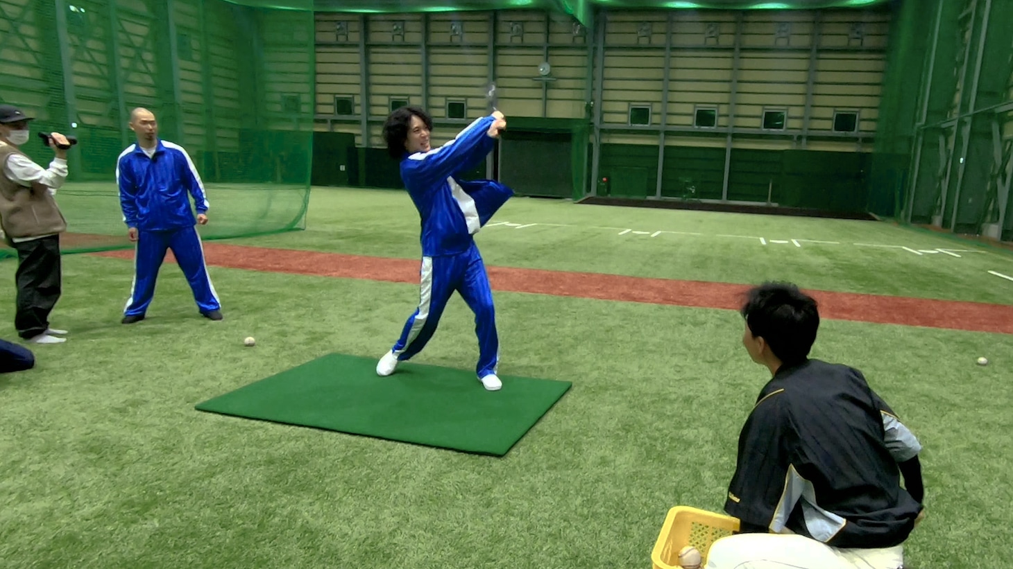 「ロングコートダディのつるつるいっぱい学園」より。