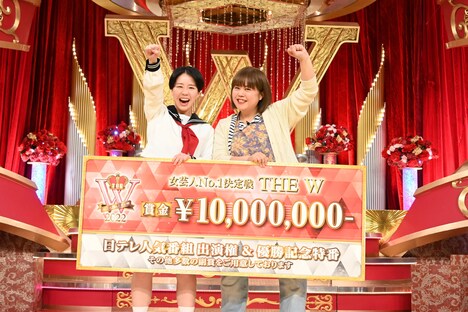 「女芸人No.1決定戦 THE W 2022」で優勝した天才ピアニスト。