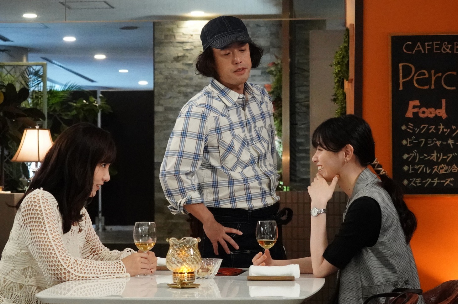 「新聞記者・奥泉渚と疑惑の女たち」のワンシーン。(c)NTV