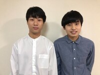 あくびぼうや。左から池田京橋、浜川聞。