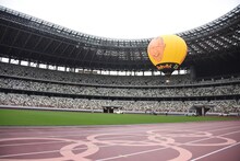 笑福亭鶴瓶の顔が描かれた気球。