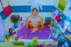 乳首×お風呂、原宿で銀シャリ鰻のアート展