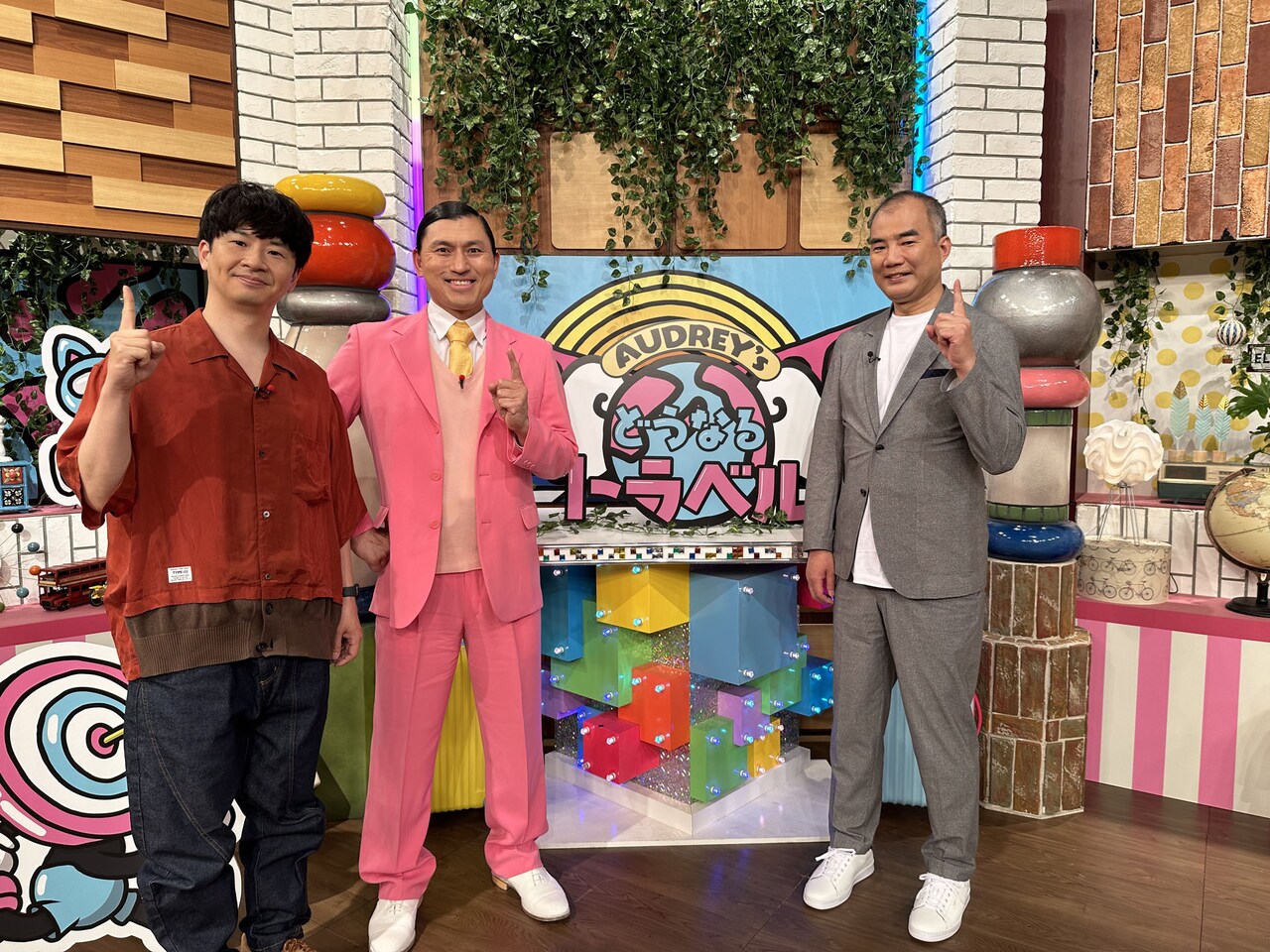 MCのオードリーとゲストの野口聡一（右）。(c)テレビ朝日
