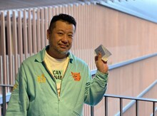 「今夜はビジホに泊まりたい」に出演するケンドーコバヤシ。(c)BS朝日