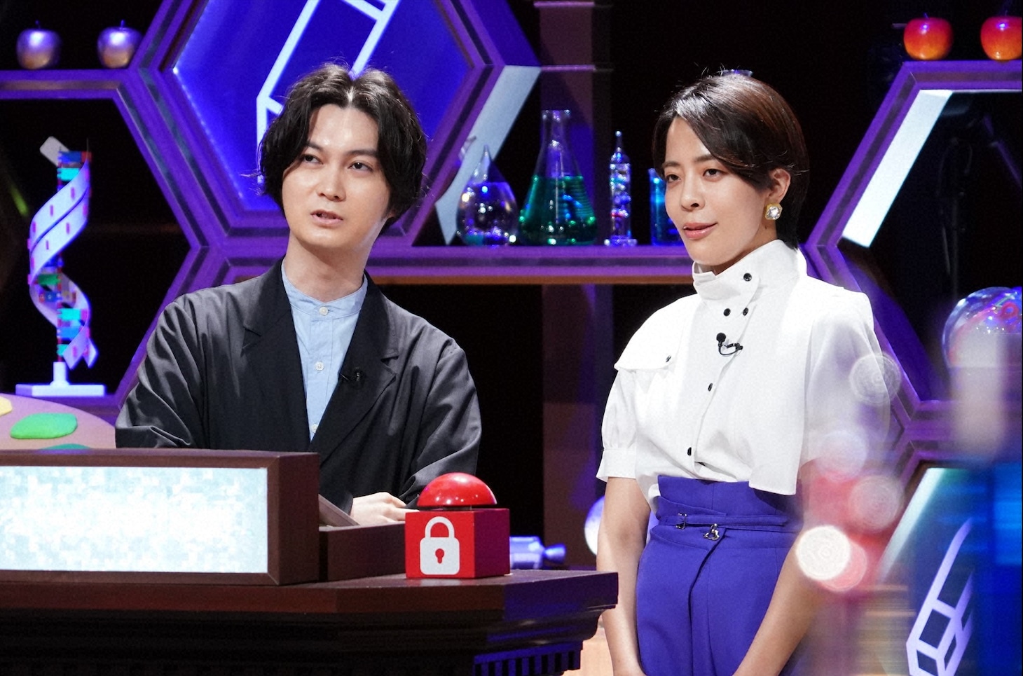 左から河村拓哉、篠原かをり。(c)日本テレビ