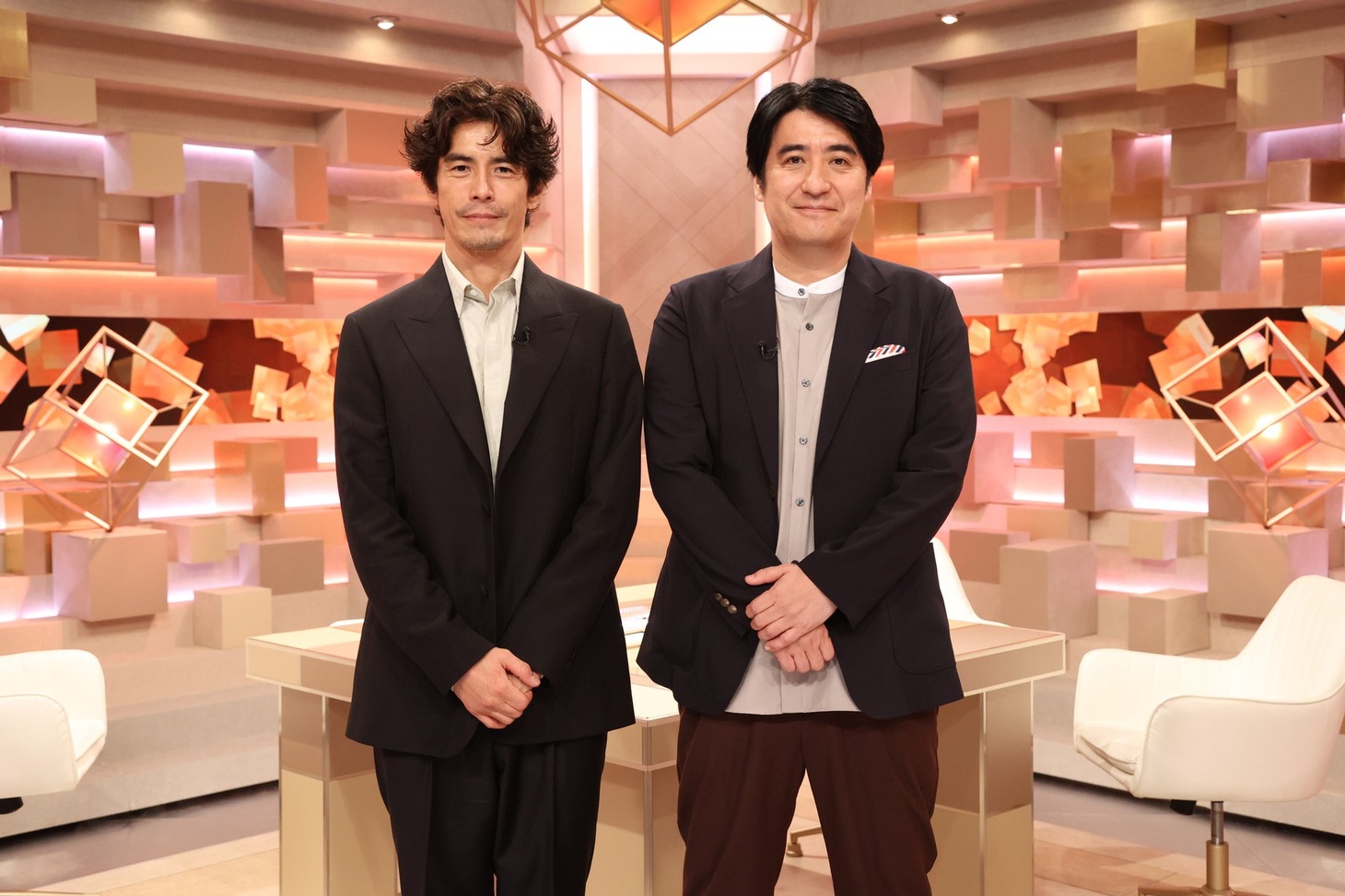 伊藤英明と佐久間宣行。(c)フジテレビ
