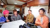 EXITとかまいたちの車内トークの様子。