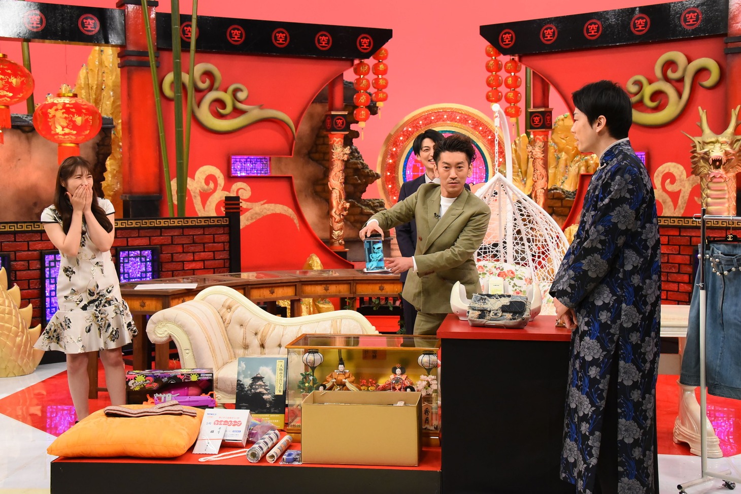 「かまいたちの机上の空論城」のワンシーン。(c)カンテレ