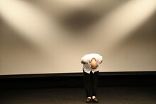 単独ライブの幕を閉じるみなみかわ。