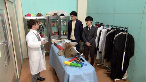 手術室で治療を受けるからし蓮根。