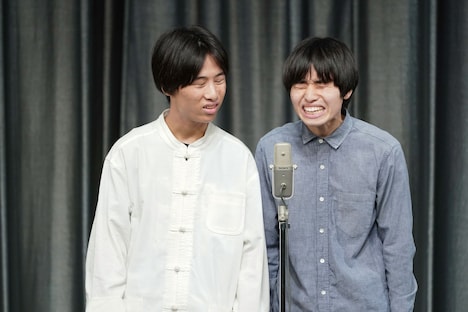 今年6月に行われた「UNDER5 AWARD 2023」でネタを披露するあくびぼうや。