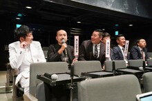 「UNDER5 AWARD 2023」決勝戦の審査員。左からNON STYLE石田、かもめんたる・う大、チョコレートプラネット長田、佐久間一行、笑い飯・哲夫、ナイツ塙。