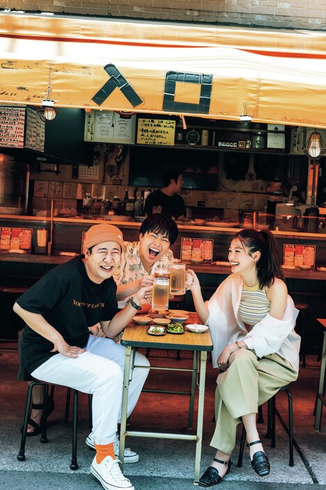 浅草の居酒屋にて、生見愛瑠とコットン。