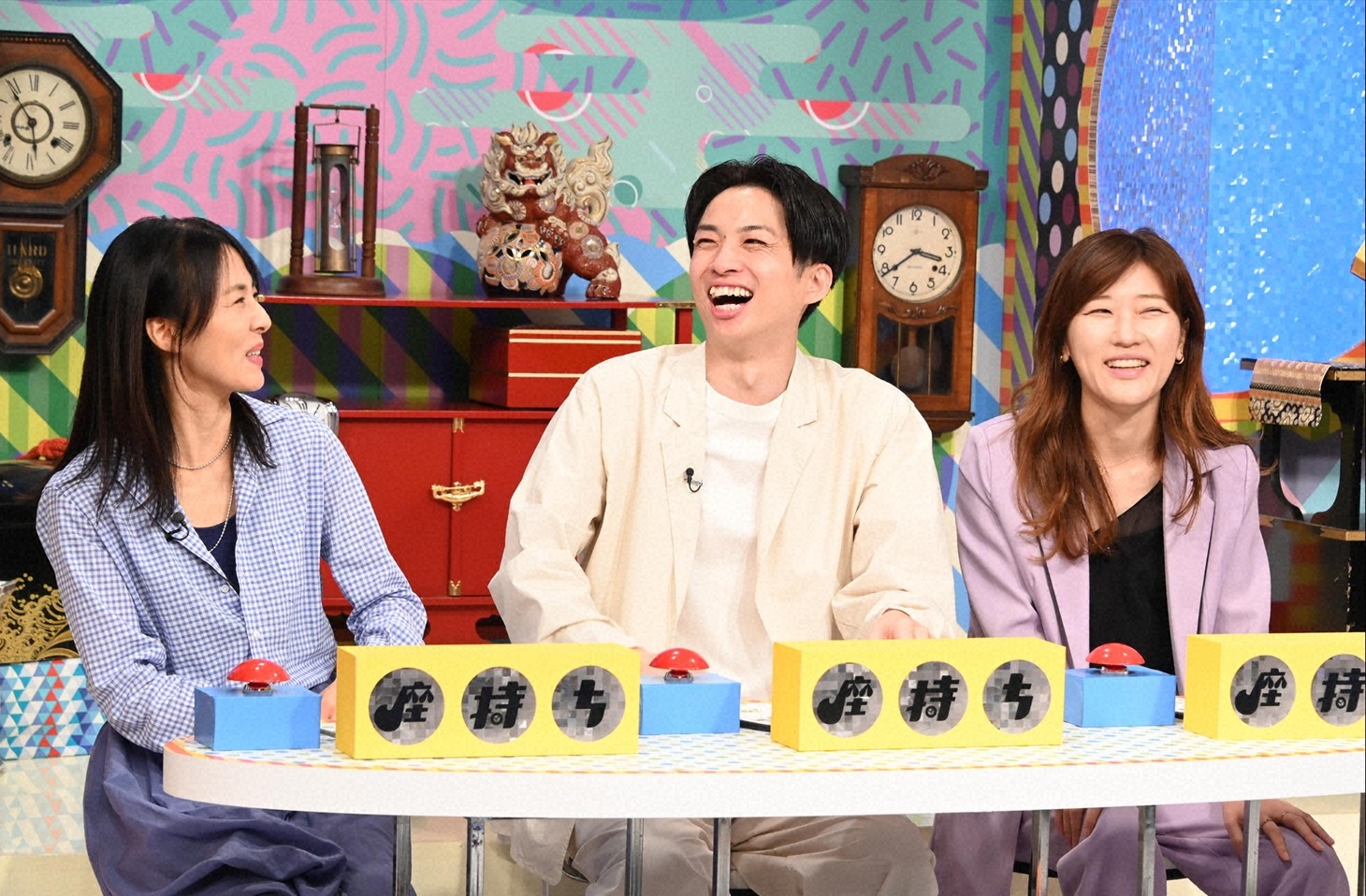 左から井森美幸、アインシュタイン河井、ヒコロヒー。(c)読売テレビ