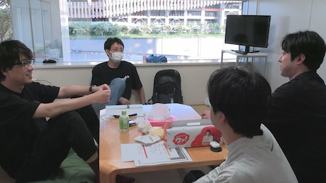 楽屋でしゃべる囲碁将棋。