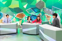 「やすとものいたって真剣です」にスタジオ出演する（左から）藤崎マーケット・トキ、海原やすよ ともこ、ずん飯尾。(c)ABCテレビ