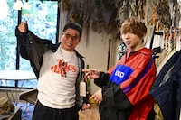 左から西川きよし、タケヤキ翔。(c)BSよしもと