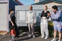 タカアンドトシとゆうちゃみによるロケのワンシーン。(c)UHB/YOSHIMOTO KOGYO