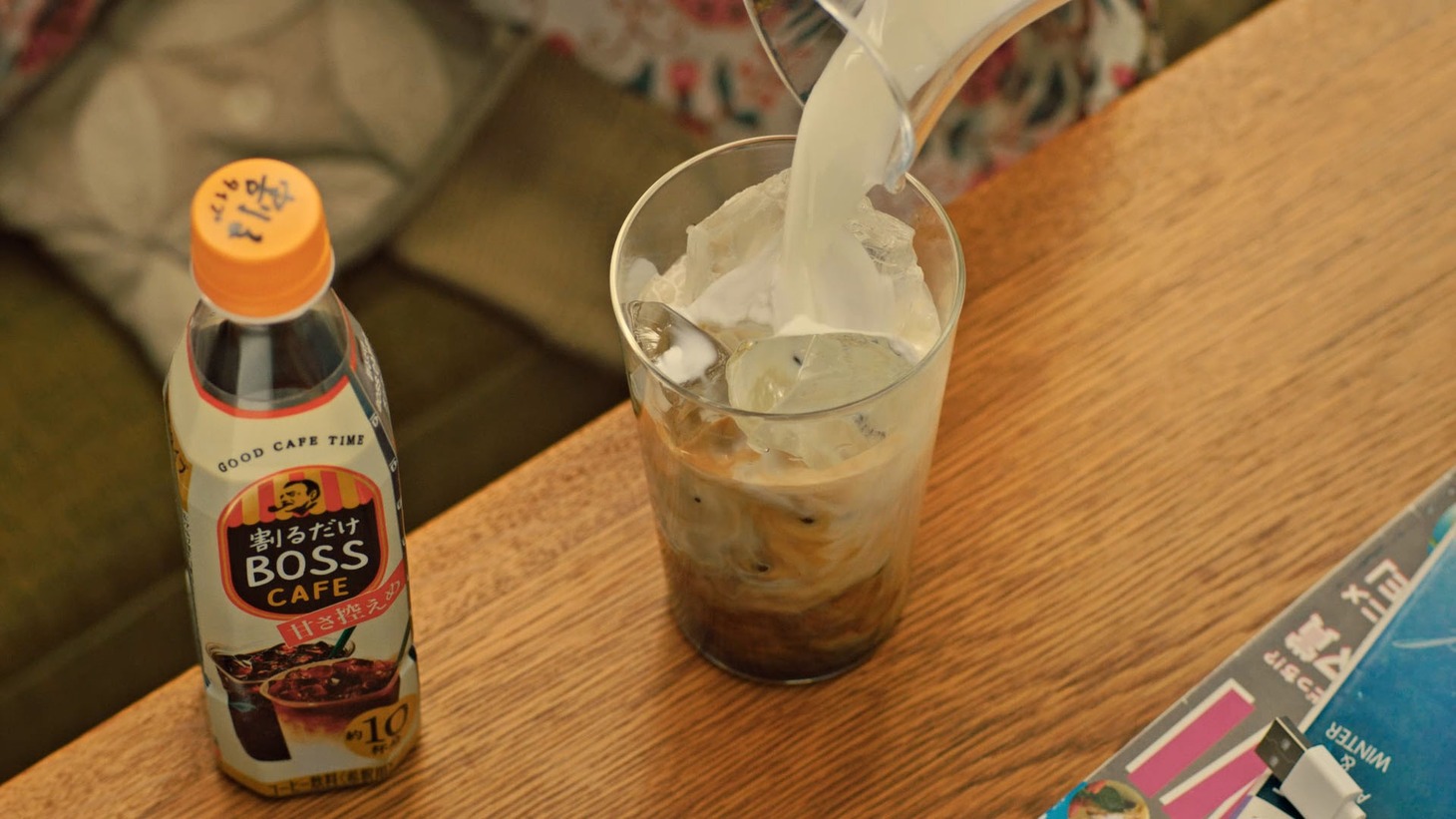 CM「BOSS CAFE APARTMENT」編のワンシーン。